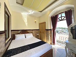 Capital O 1198 Dinh Loan Hotel