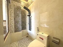 Capital O 1198 Dinh Loan Hotel