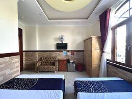 Capital O 1198 Dinh Loan Hotel