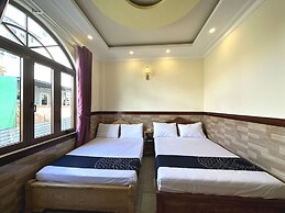 Capital O 1198 Dinh Loan Hotel