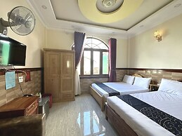 Capital O 1198 Dinh Loan Hotel