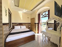 Capital O 1198 Dinh Loan Hotel