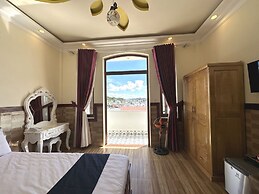 Capital O 1198 Dinh Loan Hotel