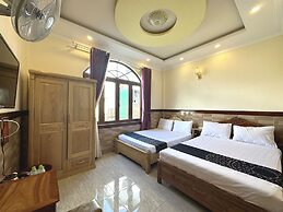 Capital O 1198 Dinh Loan Hotel