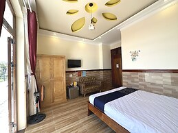 Capital O 1198 Dinh Loan Hotel