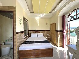 Capital O 1198 Dinh Loan Hotel