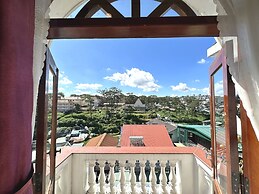 Capital O 1198 Dinh Loan Hotel