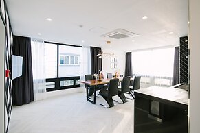 Gray Hotel