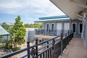 SPOT ON 2063 Bethania Residence