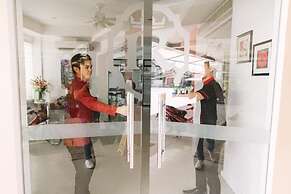 Royale House Hotel Davao powered by Cocotel