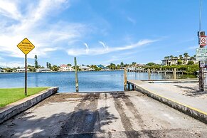 Anna Maria's Dream 2 Bedroom Villa by RedAwning