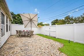 Anna Maria's Dream 2 Bedroom Villa by RedAwning