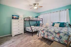 Anna Maria's Dream 2 Bedroom Villa by RedAwning