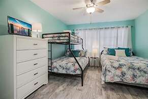 Anna Maria's Dream 2 Bedroom Villa by RedAwning