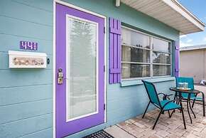 Anna Maria's Dream 2 Bedroom Villa by RedAwning