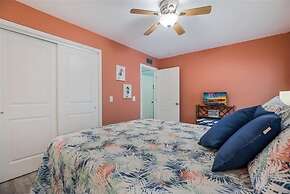 Anna Maria's Dream 2 Bedroom Villa by RedAwning