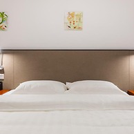 Floral Hotel Dianhu Holiday Shanghai