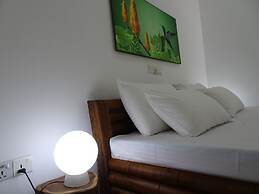 Moragalla Beach Home Guesthouse (Newly opened hotel)
