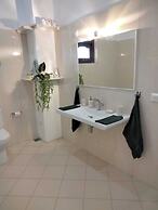 Moragalla Beach Home Guesthouse (Newly opened hotel)