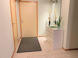 City Center Raua Apartment with Balcony