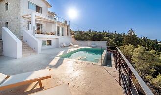 Villa Ionion Theasis