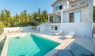 Villa Ionion Theasis