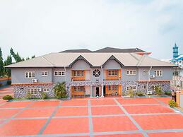 Aliz Ambruz Hotel