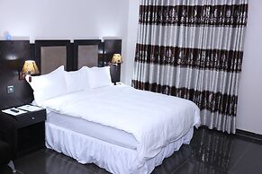 Aliz Ambruz Hotel