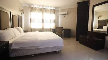 Aliz Ambruz Hotel