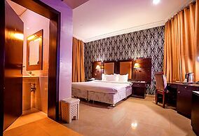 Aliz Ambruz Hotel