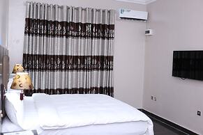 Aliz Ambruz Hotel