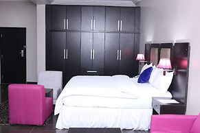 Aliz Ambruz Hotel