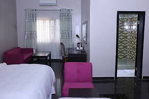Aliz Ambruz Hotel