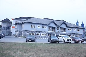 Aliz Ambruz Hotel