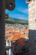 Dominus Little Palace