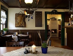Adler Gaststube Hotel Biergarten