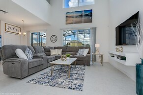 Fantastic Villa With Themed Rooms! Enjoy This Golf Community, Close to