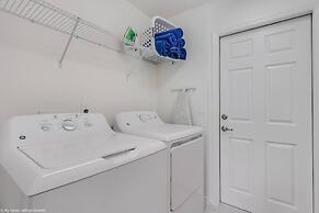 Fantastic Villa With Themed Rooms! Enjoy This Golf Community, Close to