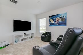 Fantastic Villa With Themed Rooms! Enjoy This Golf Community, Close to