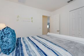 Fantastic Villa With Themed Rooms! Enjoy This Golf Community, Close to