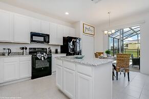 Fantastic Villa With Themed Rooms! Enjoy This Golf Community, Close to