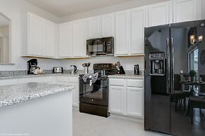 Fantastic Villa With Themed Rooms! Enjoy This Golf Community, Close to