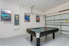 Fantastic Villa With Themed Rooms! Enjoy This Golf Community, Close to