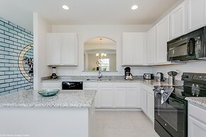 Fantastic Villa With Themed Rooms! Enjoy This Golf Community, Close to