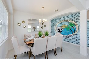 Fantastic Villa With Themed Rooms! Enjoy This Golf Community, Close to