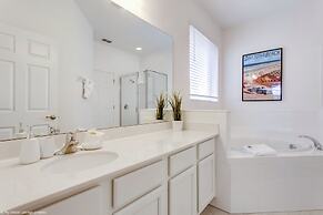 Fantastic Villa With Themed Rooms! Enjoy This Golf Community, Close to