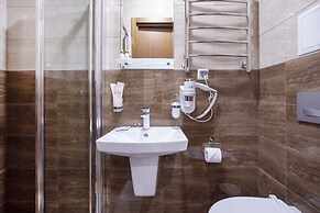 Gold inn by ACADEMIA