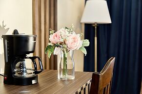 Gold inn by ACADEMIA