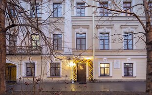 Gold inn by ACADEMIA