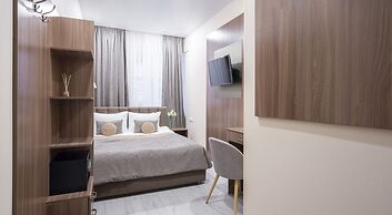 Gold inn by ACADEMIA